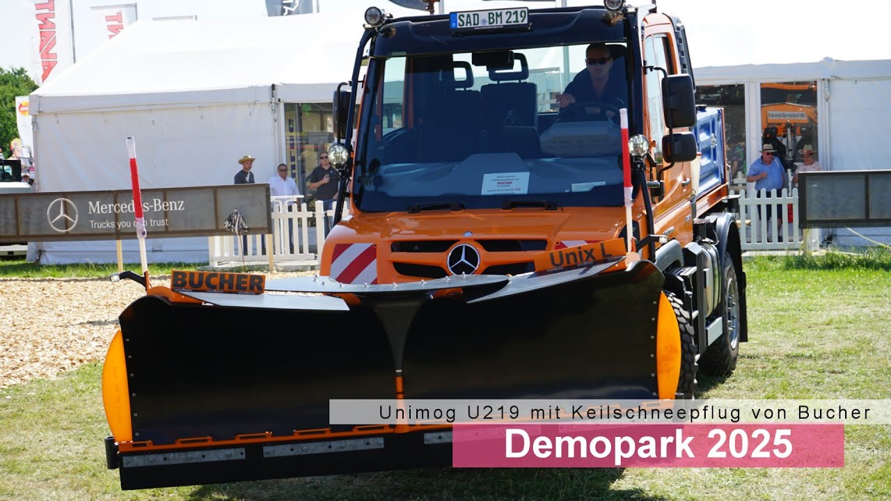 Unimog U219 Winterdienst mit Keil Schneeflug von Bucher