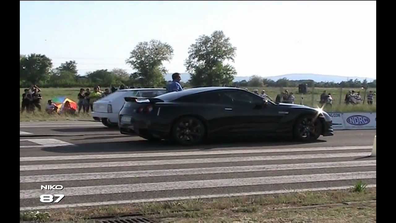 Nissan GTR vs Lancia Delta EVO Drag Race [NIKO87]