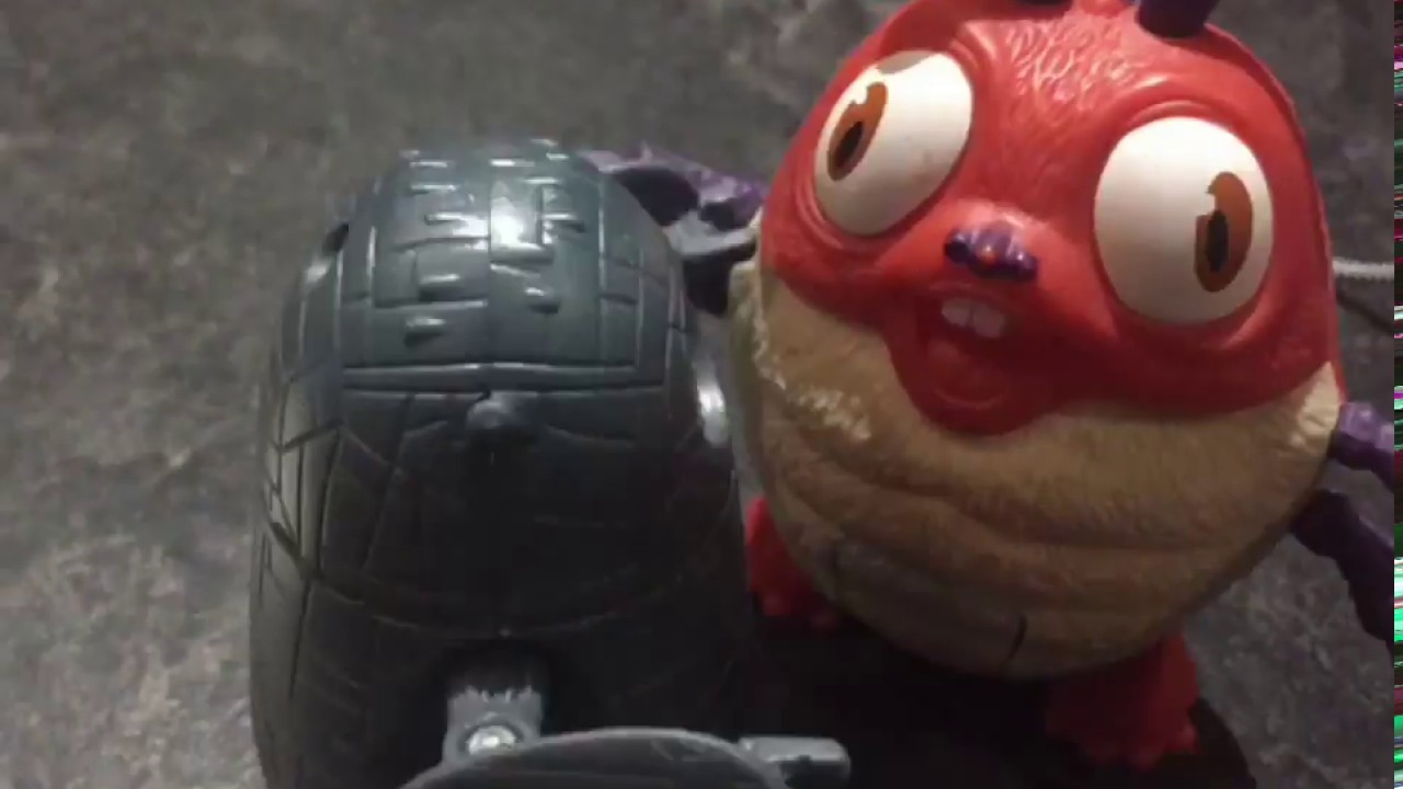 Insectosaurus vs Robot Probe