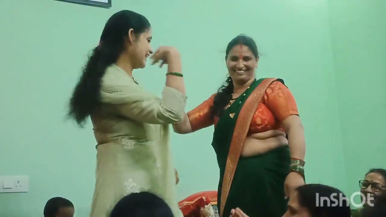 Krishan bhakti mein ek sath sb magan 🙏🙏