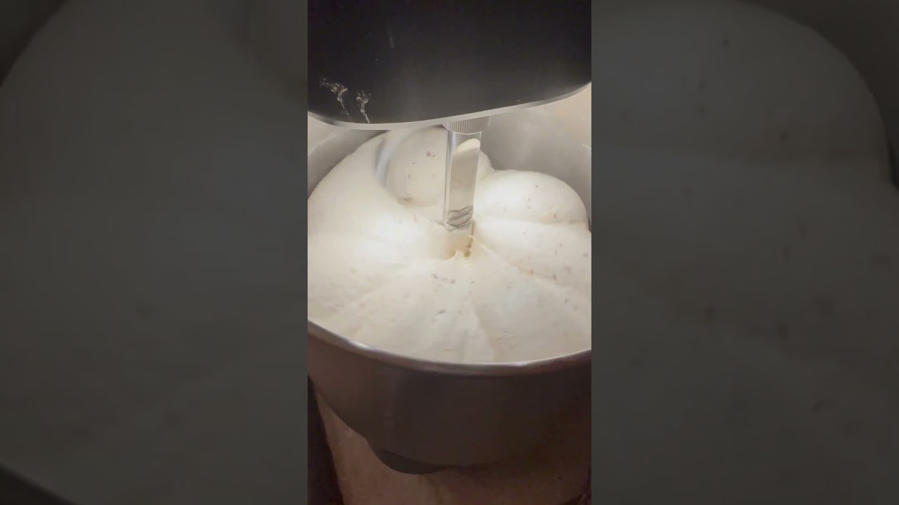 Ooni Halo Pro handles 4 loaves at once without breaking a sweat. Wow!