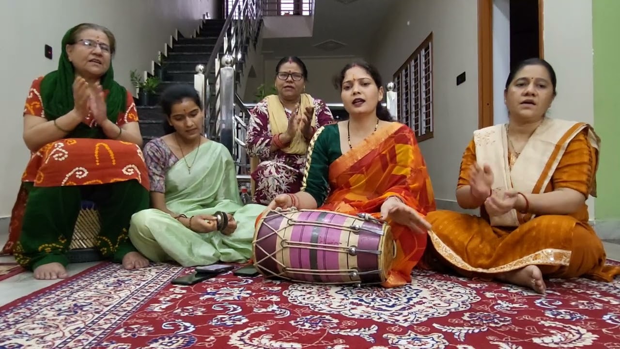 Aisi Lagan Lagayi Bhagwan Se 🙏 | Soulful Bhajan Performance #bhajan @GharKiBaaatein