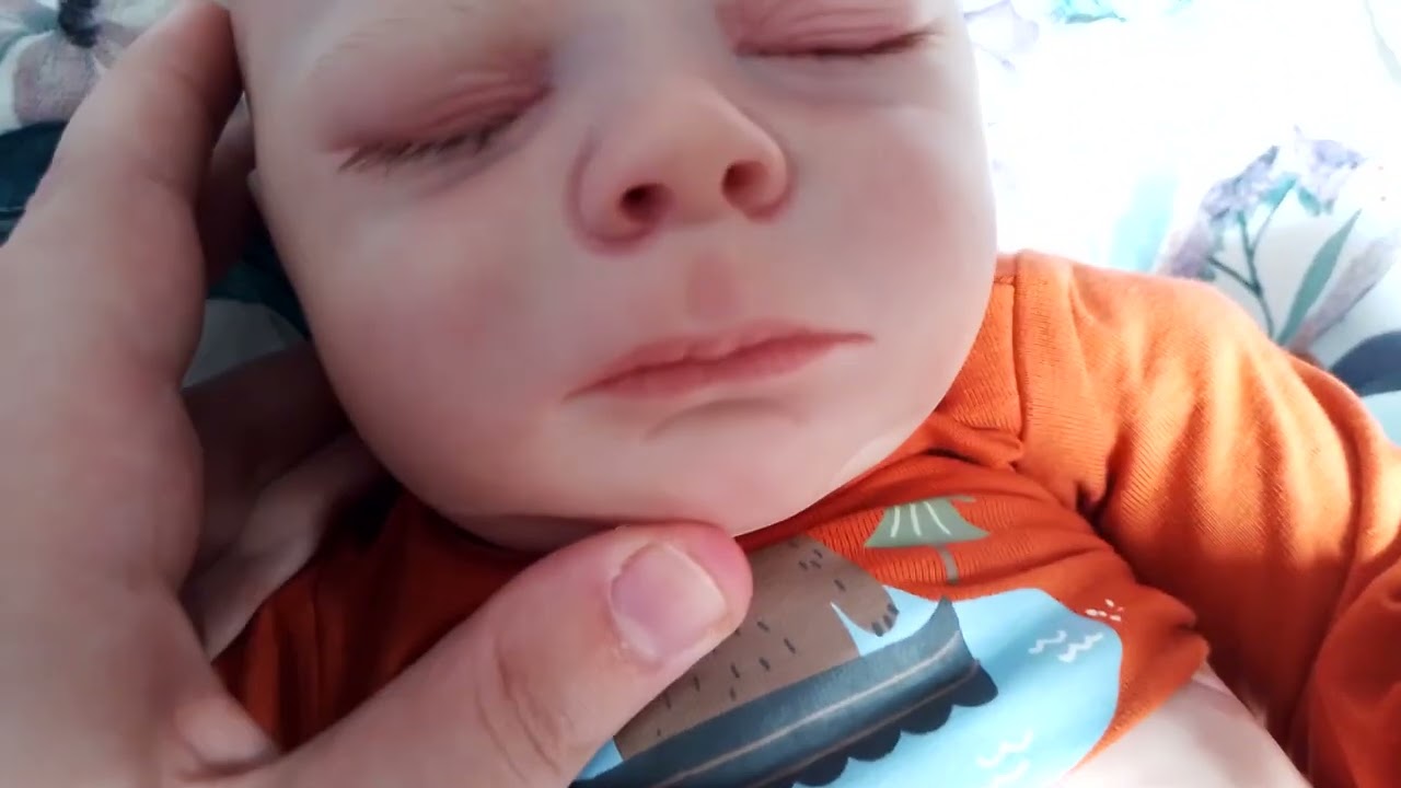 detail video of kase asleep