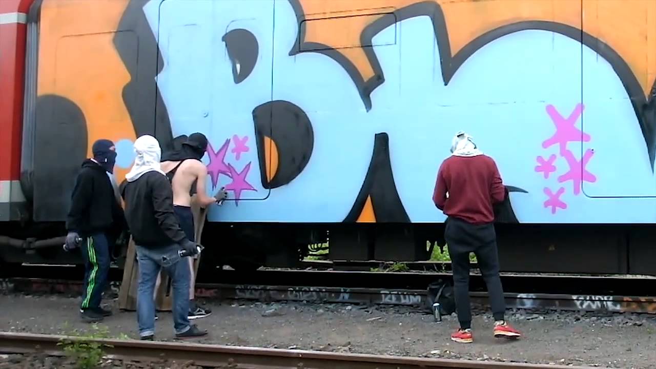 Musical version of painting a wholecar by BLOW crew