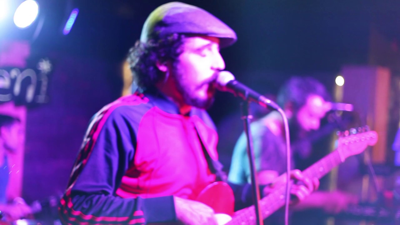 Komik Günler - Gülemiyorsun ya, Gülmek.