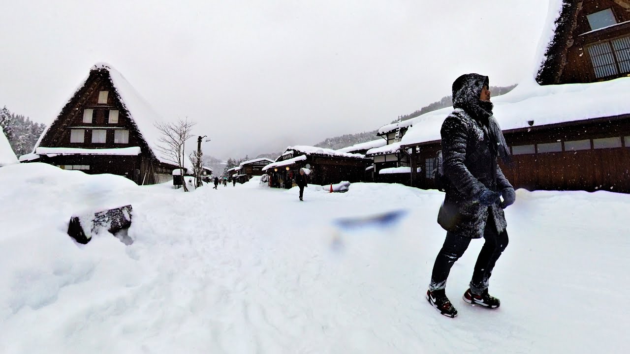 Heavy snow in Japan