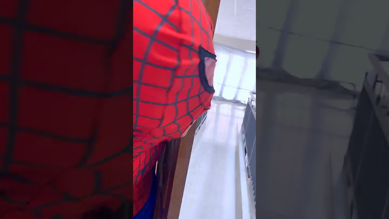 spiderman plays a prank 😂