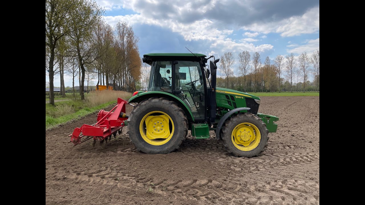 John Deere 5E Seedbed Preparation with Lely Roterra
