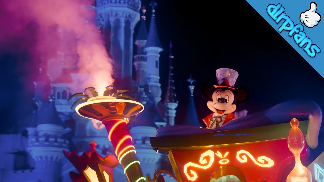Disneyland Paris Behind the Scenes of the Christmas Parade