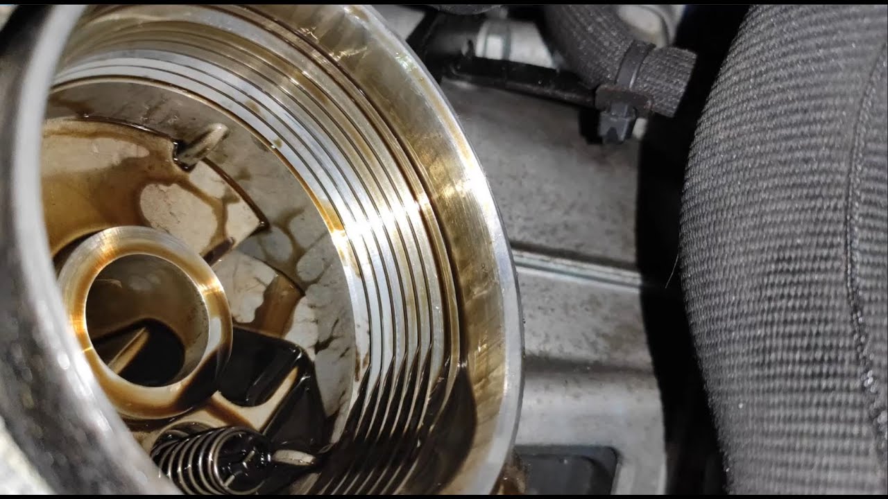 1.6 THP oil filter change close up 🔧🔍