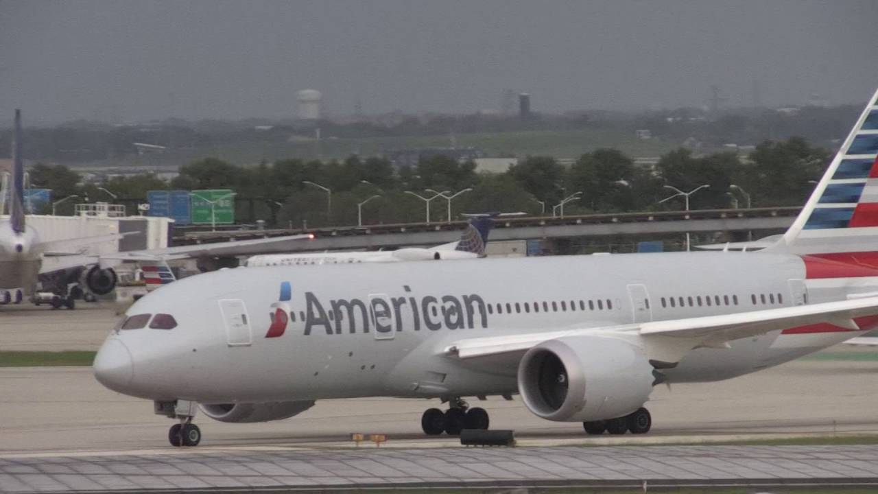 Heavy Boeing 787 Dreamliner Takeoff - American Airlines #111 - Chicago O'Hare Plane Spotting