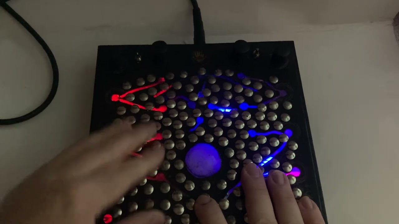 Zeonatron. Sound effects and noise synthesizer using the sn76477 space invader chip. Clip 2.