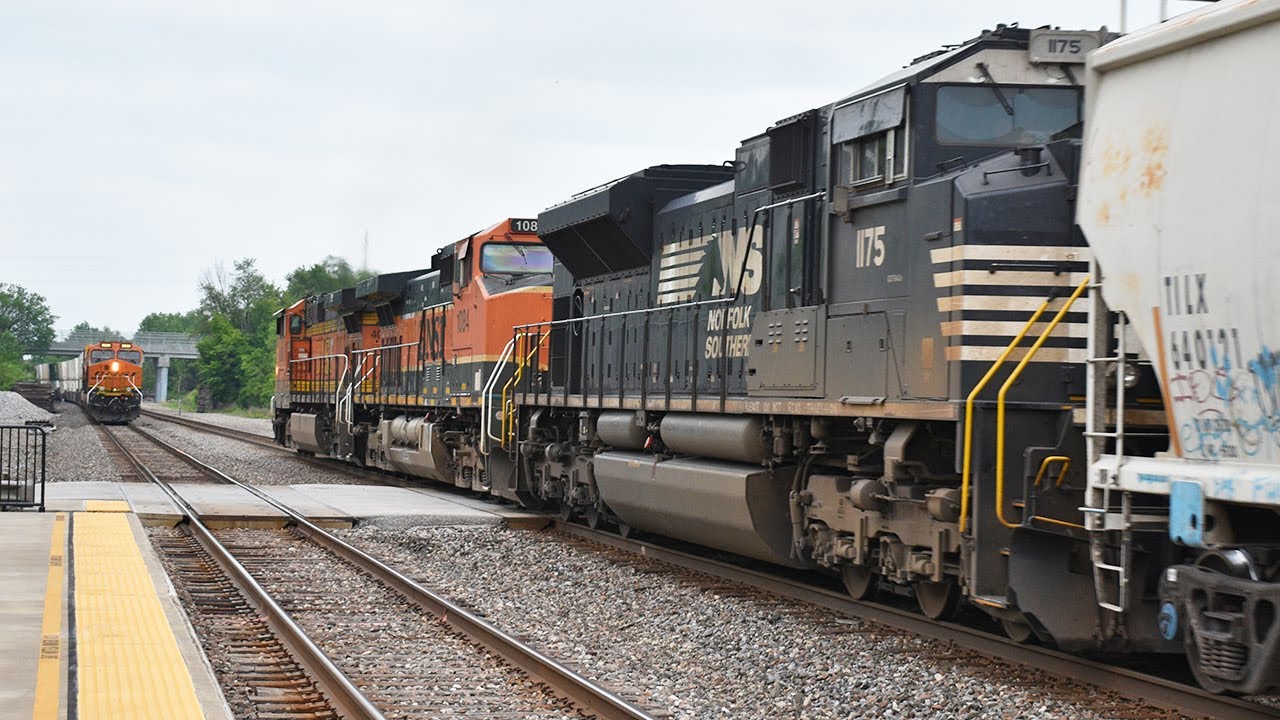 7/12/2021 - Trains at La Plata, MO