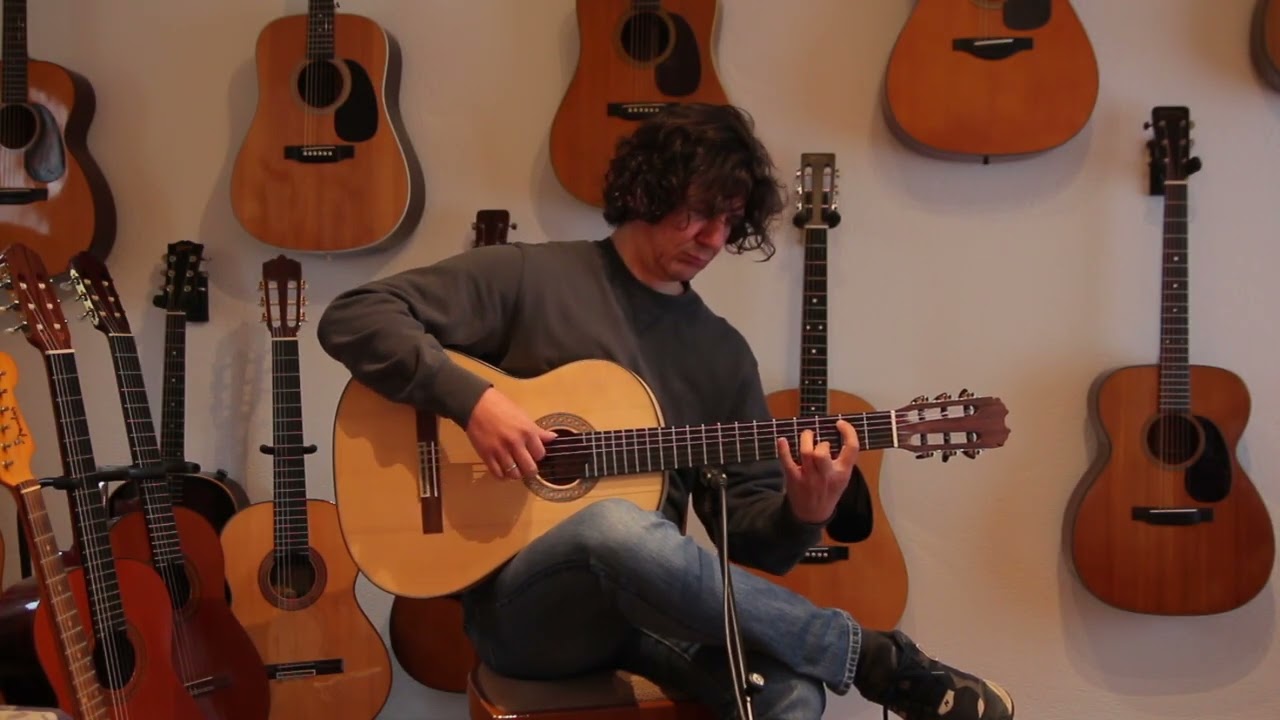 Emilio Fernandez 2021 Flamenco Guitar - media luna headstock and Hermanos Conde sound!