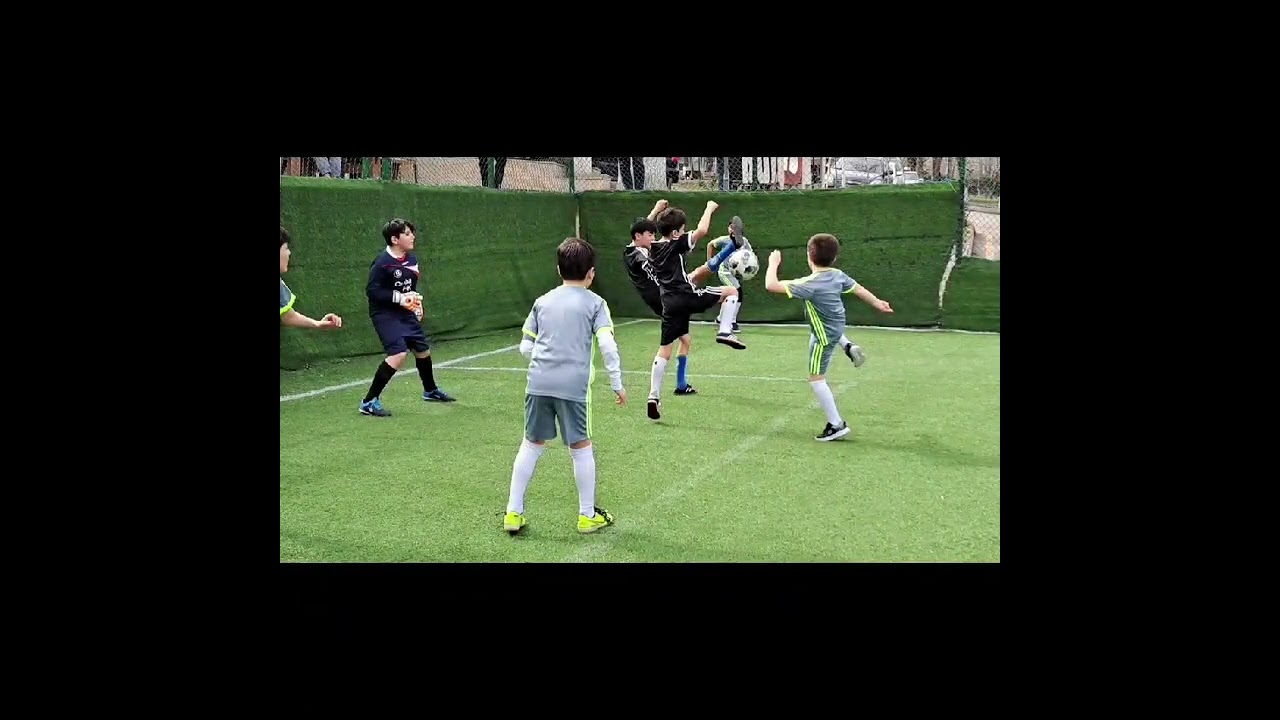 Qubada uşaq futbolu
