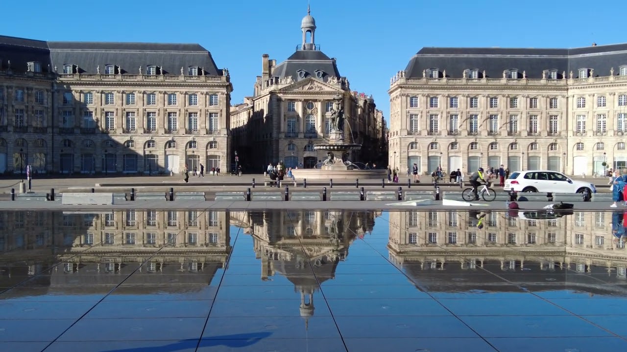 Miroir d'eau or The Bordeaux water mirror. - Bordeaux France  - ECTV