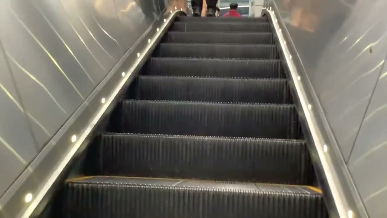 Kuala lumpur bukit bintang faster escalator