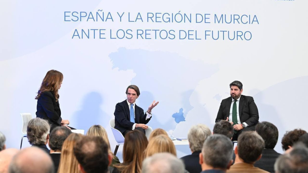 Presentación de 'Orden y libertad' en Murcia junto a Fernando López Miras