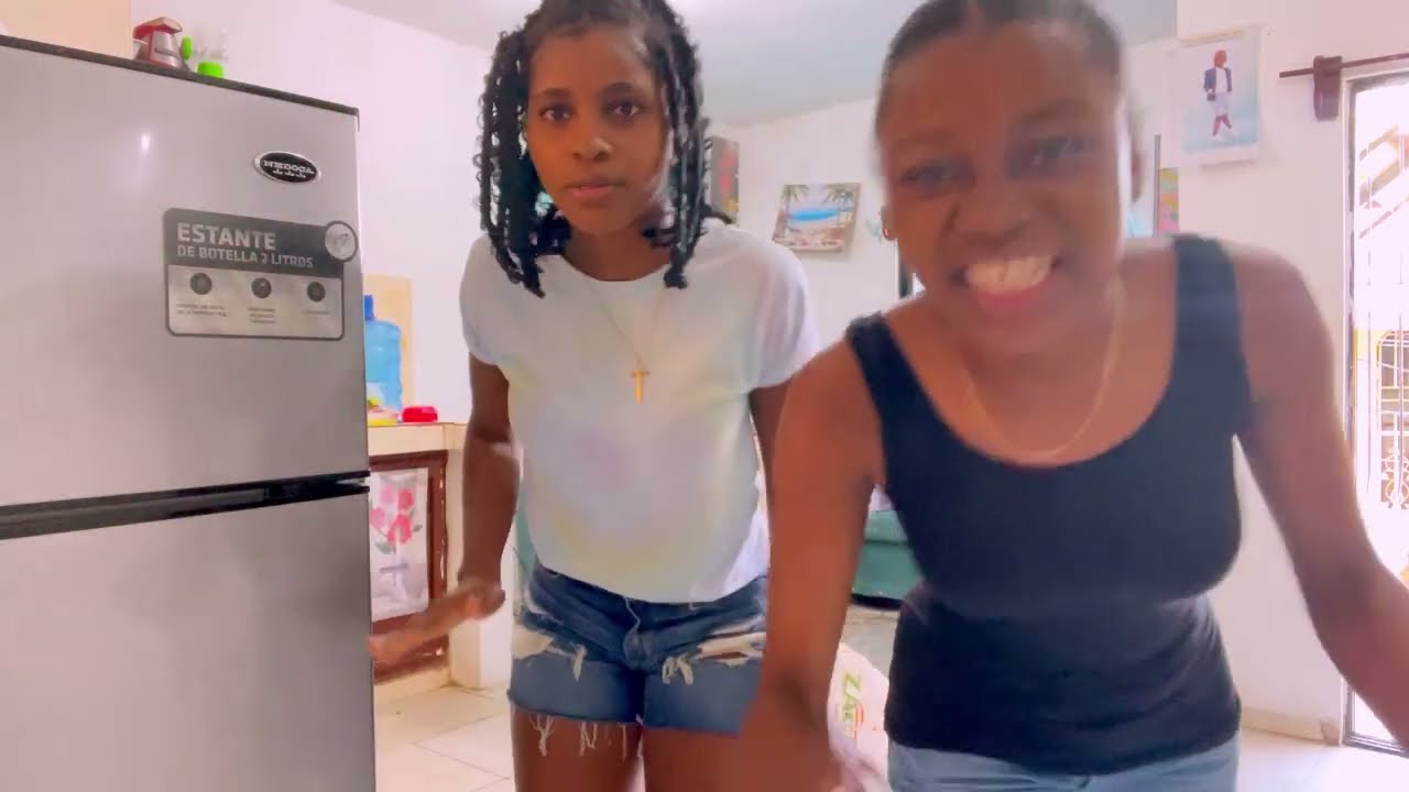 Gad grosè imilyasyon fanmi Ninie yo bay k-Lezo prank