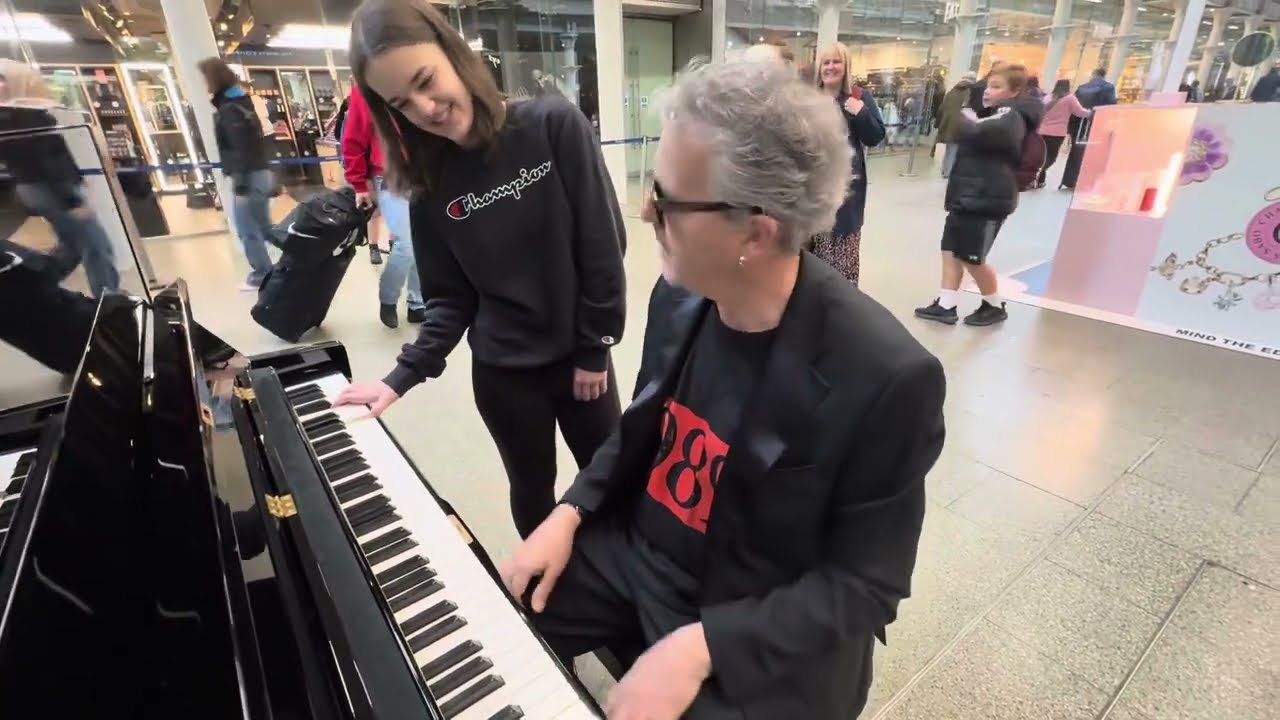 Girl Wants To Play Major 7ths At The Piano