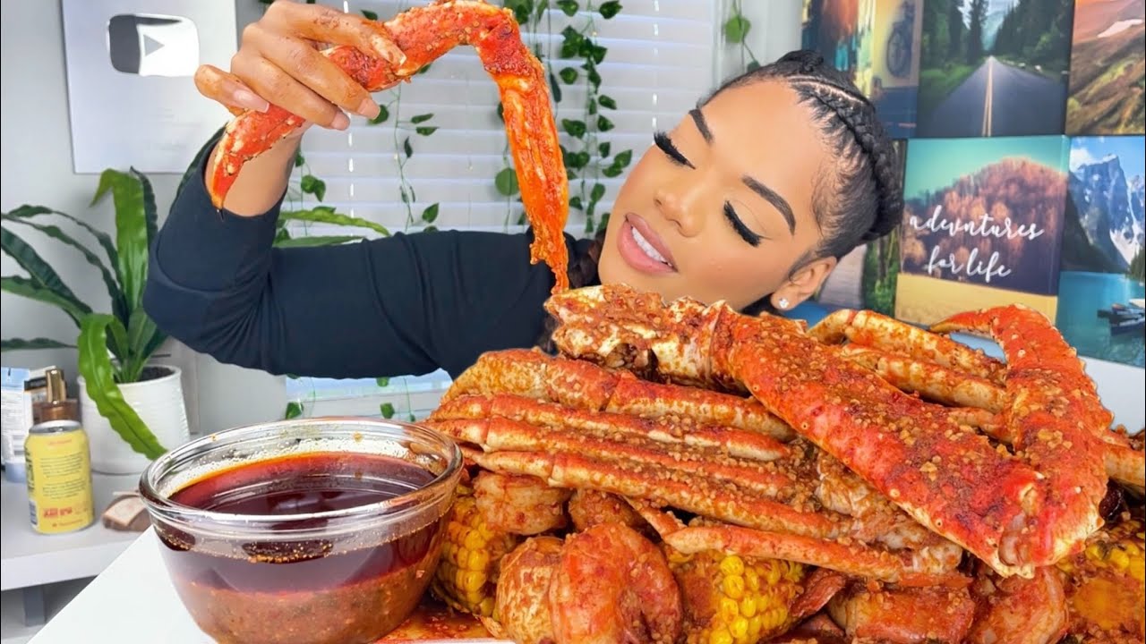 KING CRAB SEAFOOD BOIL MUKBANG | SEAFOOD BOIL MUKBANG| SPICY BUTTER SAUCE 🥵