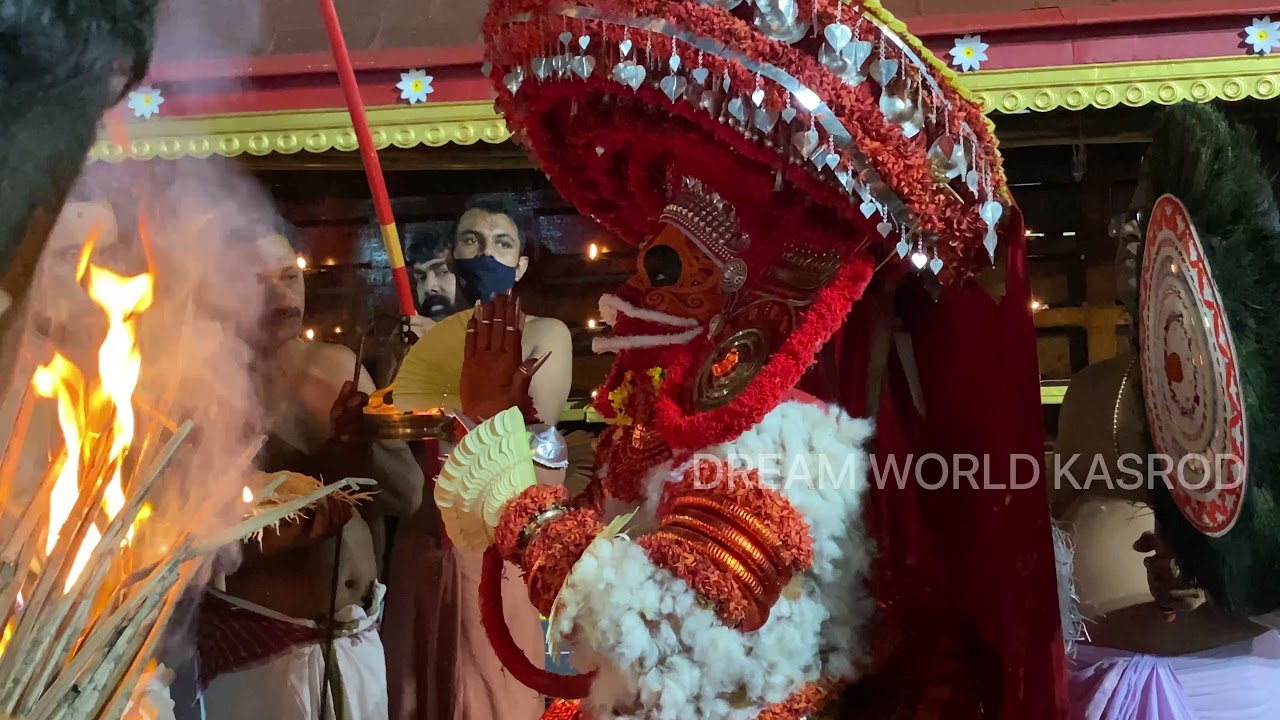 Pulikandan തെയ്യം 🙏 | പുലികണ്ടൻ തെയ്യം | Kodakkad Panayakkat Bhagavathi Temple | അണിയറ കാഴ്ചകൾ