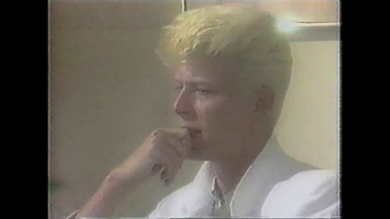 David Bowie- Interview on Wipe Out 1983 - YouTube