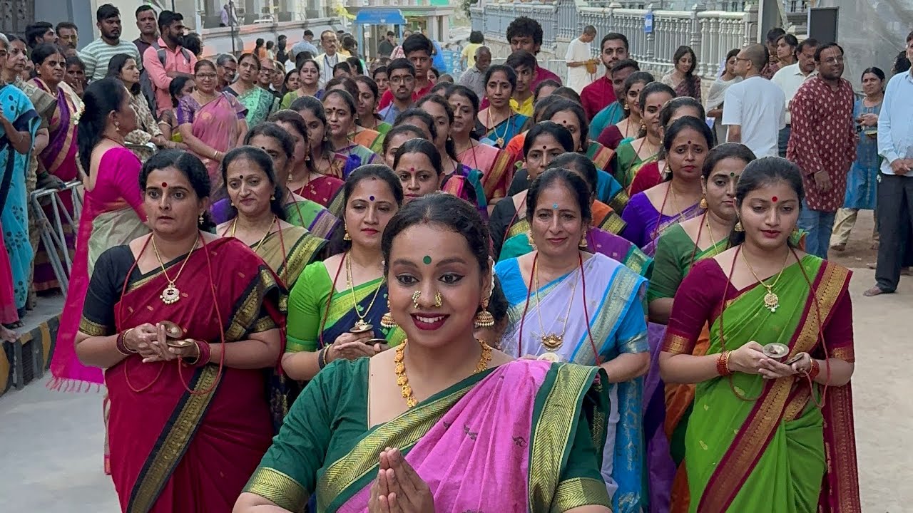 Shri Raama Chandra Kripaalu Bhajamana