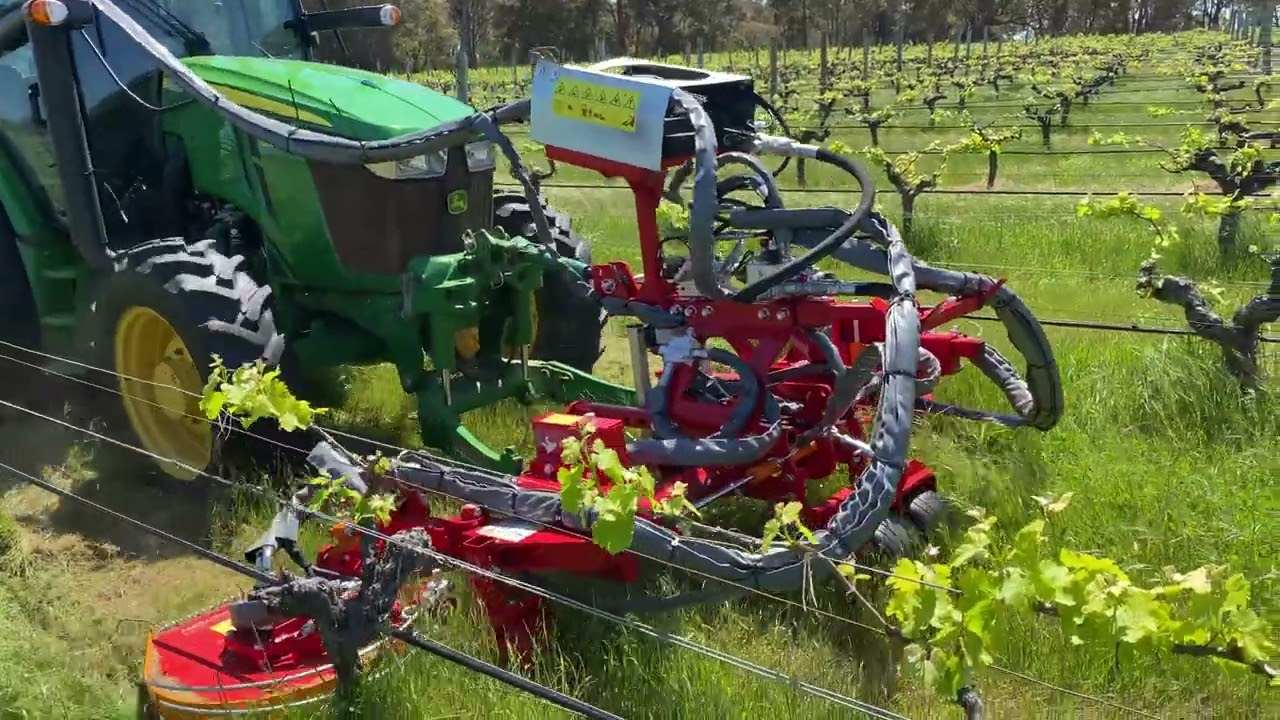 Fischer Flex2-L + HDT-600 + BV2-220-300 Inter-row to underevine mowing system