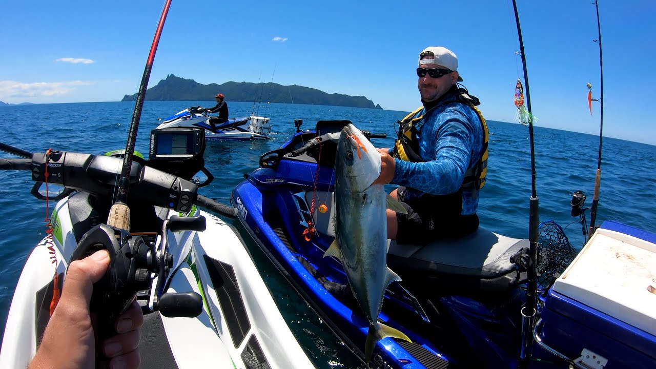 JET SKI FISHING NEW ZEALAND - CATCHING KINGFISH ON LIGHT GEAR