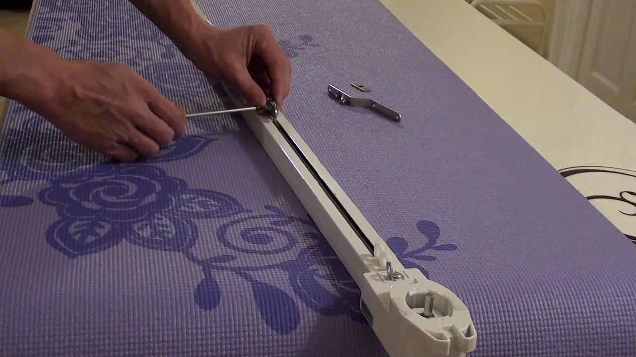 Power Curtain Checking the Belt for CL-920 Motorized Track System