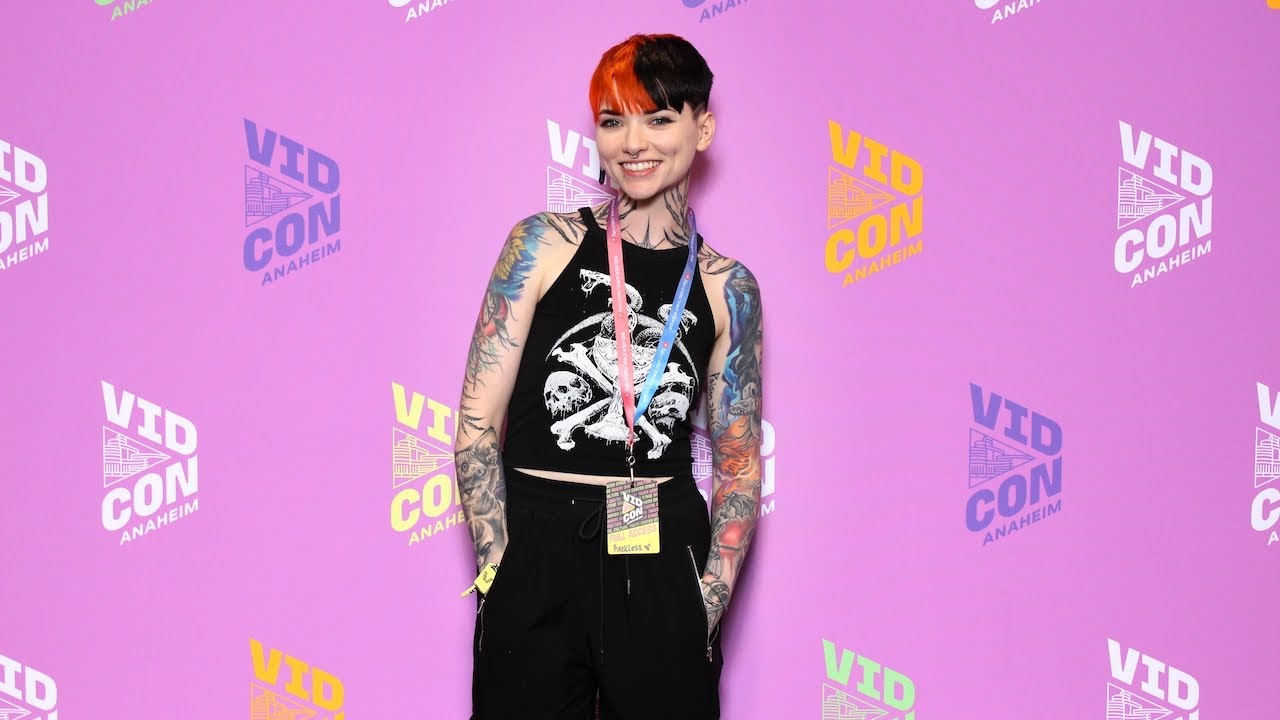 My FIRST TIME At VidCon 2025! Pt 1 - Vlog - Christena Reckless