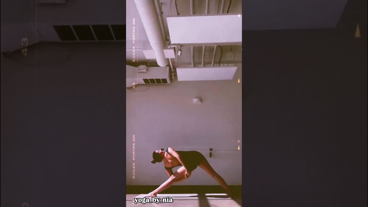 #sundaymotivation #dailyyogaroutine #yogateachertips #yogaforbeginners #shortsviral #yogabynia