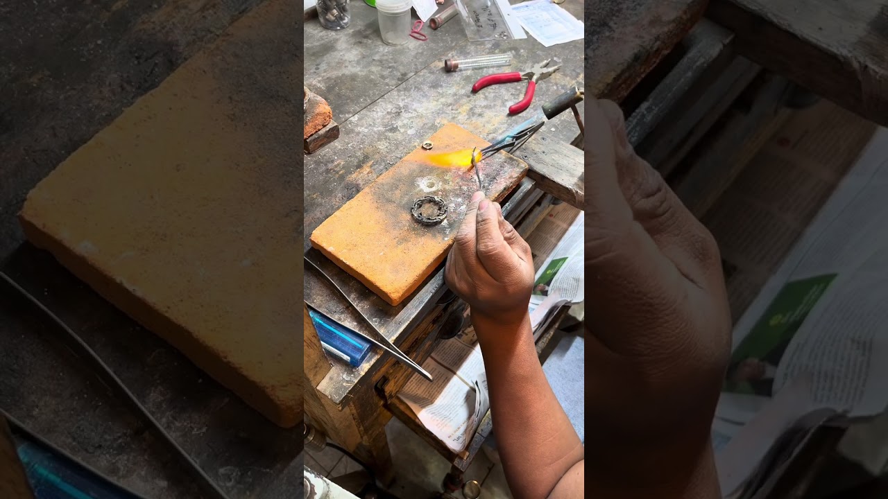 Arete de oro convertido en anillo 