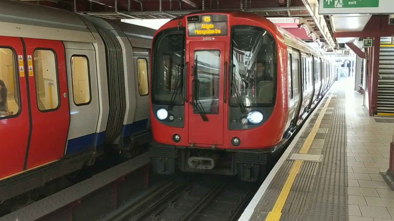 Baker Street Station. Metropolitan Underground Line, from eastbound platform 3. London tube trains