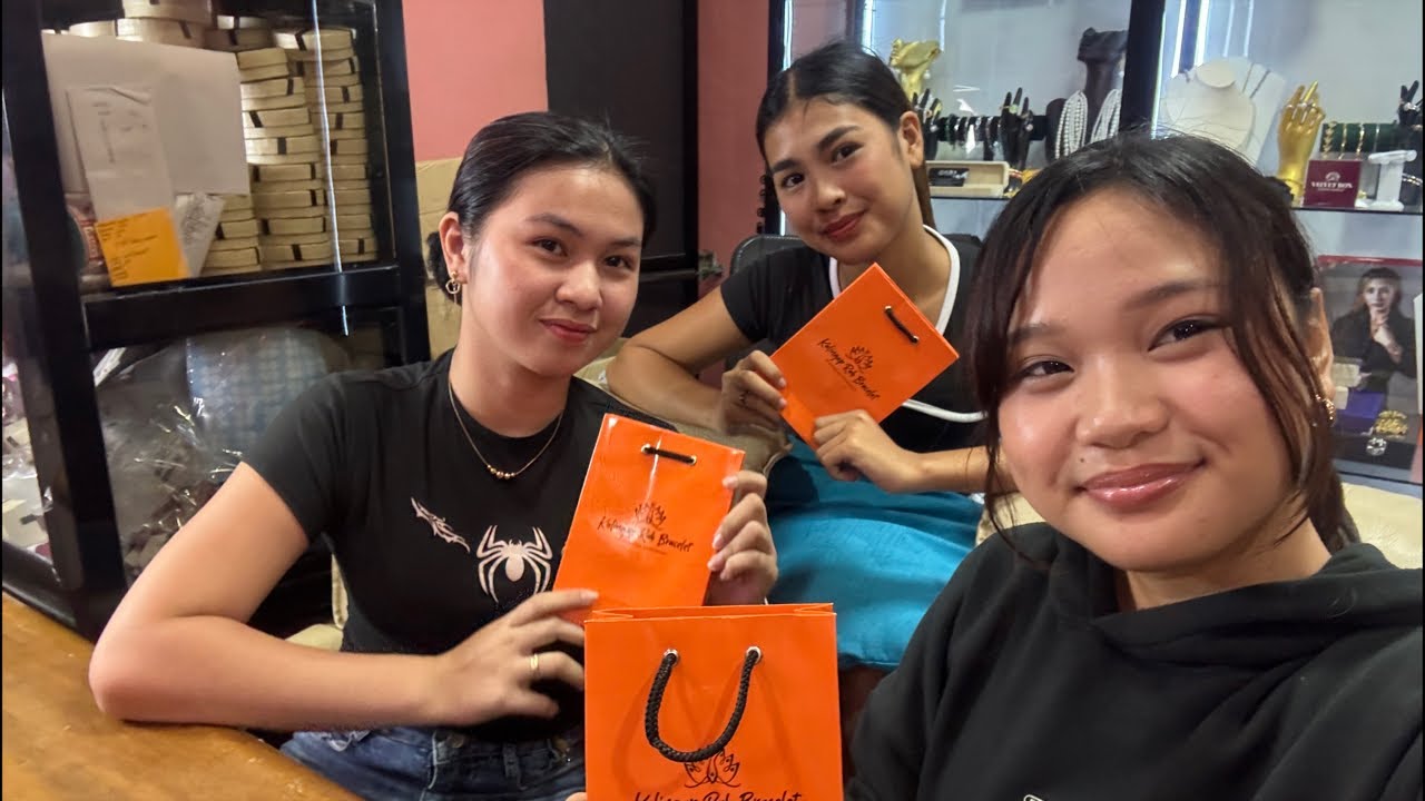 Velvet box w/ Vhean & Jovy