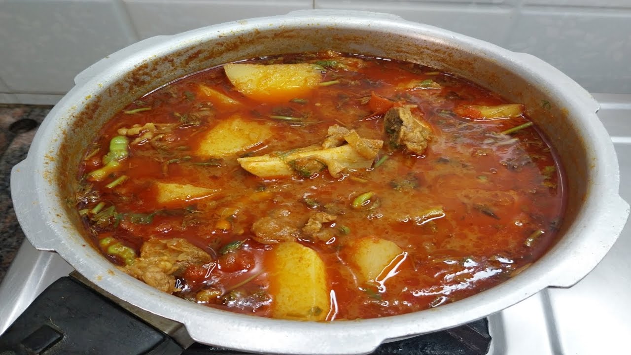 Aloo Ka Khatta Salan || Hyderabadi Aloo Gosht ka Khatta Sherwa By Farhana Cooking