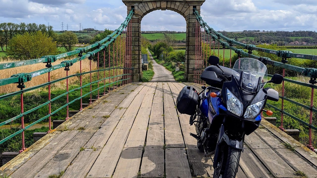 Suzuki V-Strom goes to the Lincolnshire Wolds. Faun Cafe, Moto Jojo's & Willingham Woods