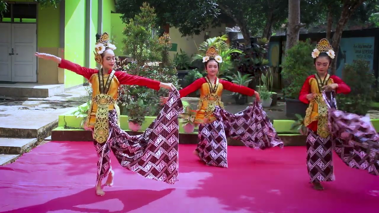 TARI BATIK SMPN 1 TULAKAN PACITAN JAWA TIMUR