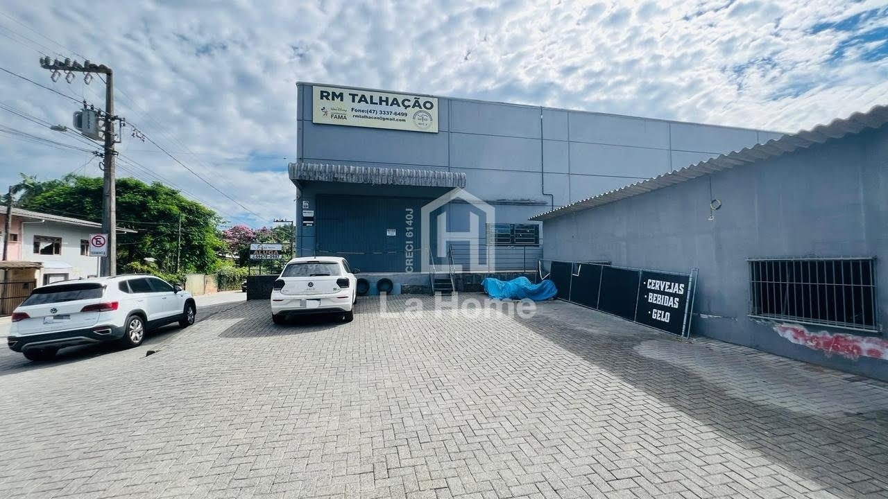 Galpão com 450,00m² para locação - Alto Padrão e eficiência energética, Bairro Testo Salto, Blumenau
