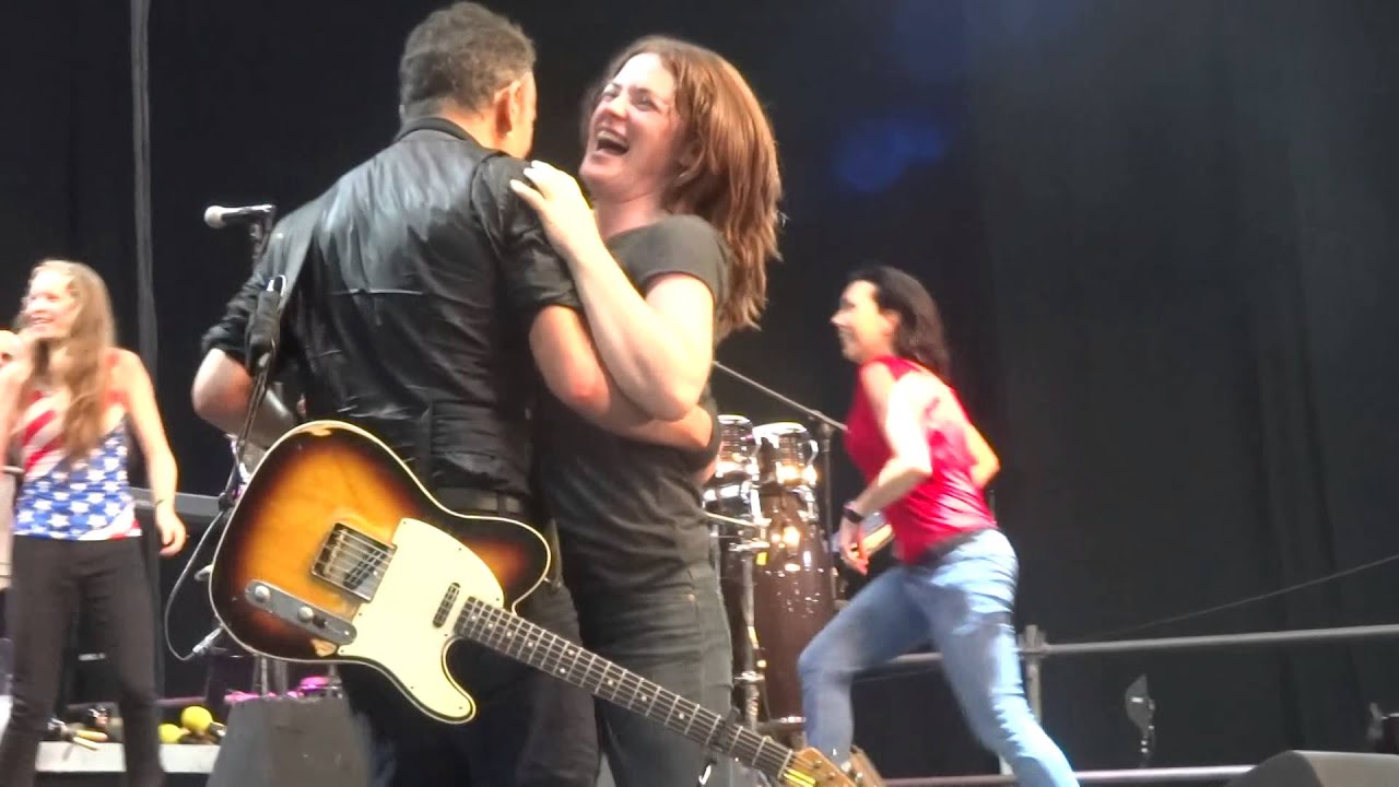 Bruce Springsteen Cape Town Dancing In The Dark 29 1 14