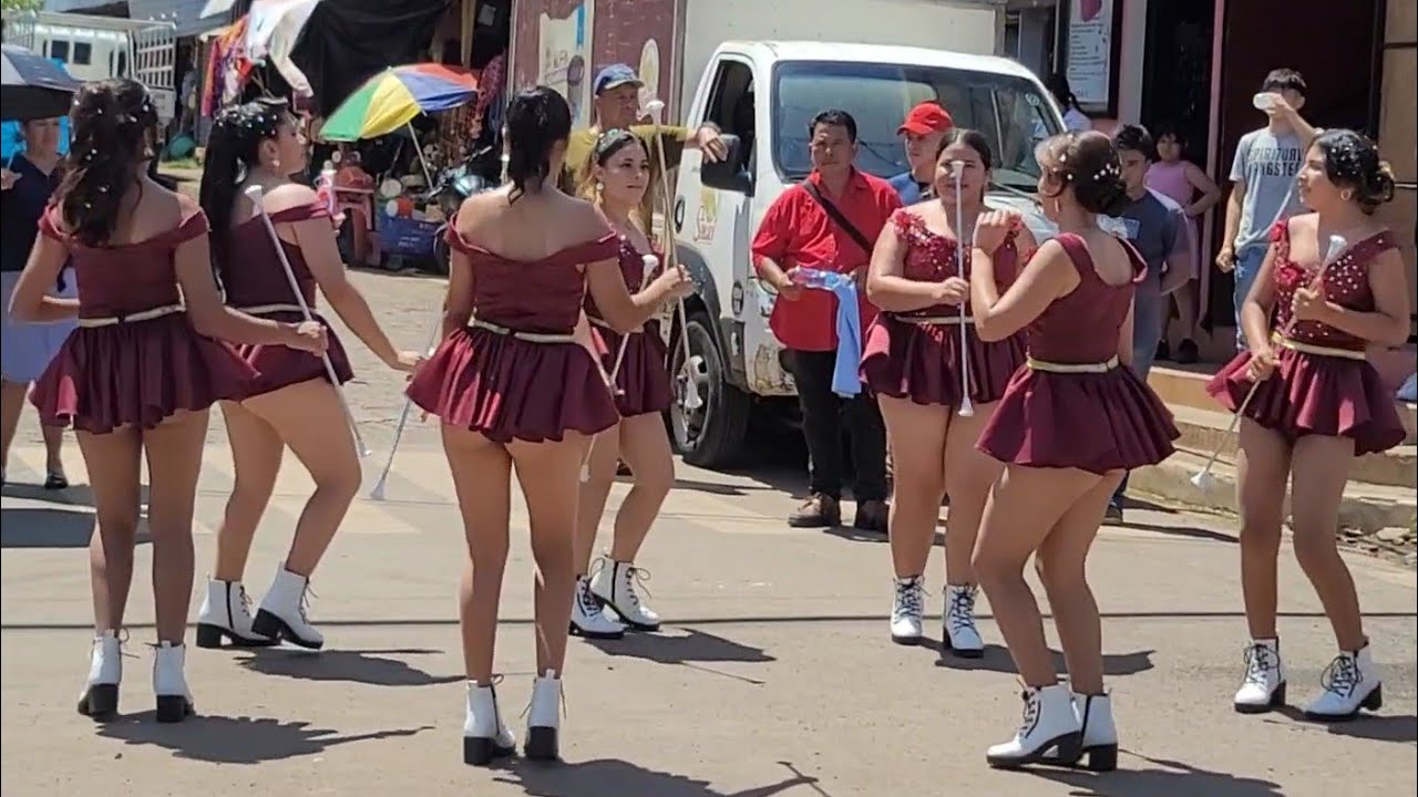 WOW QUE BUEN ESPECTÁCULO REALIZARON LAS CACHIPORRAS Y TOD@S LOS JÓVENES DEL INCH
