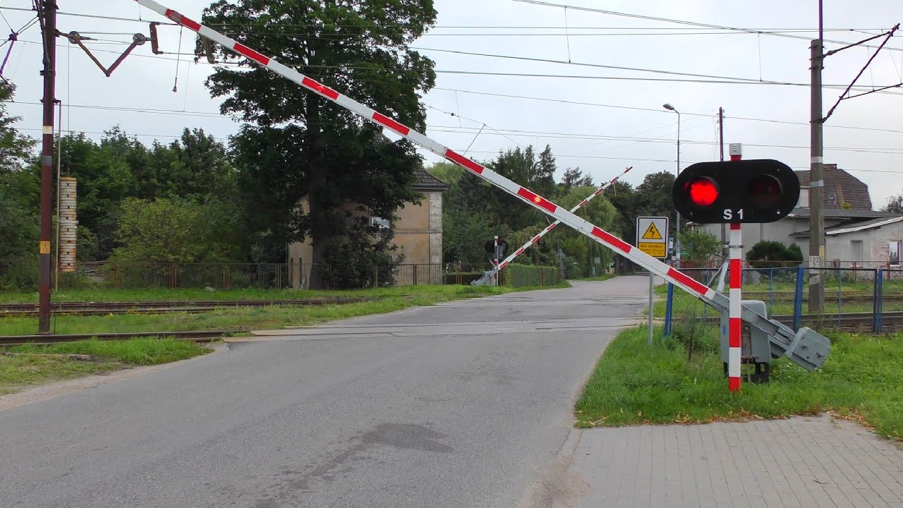 [4K] Przejazd kolejowy, Jezierzyce ul. Chabrowa | Polish railroad crossing