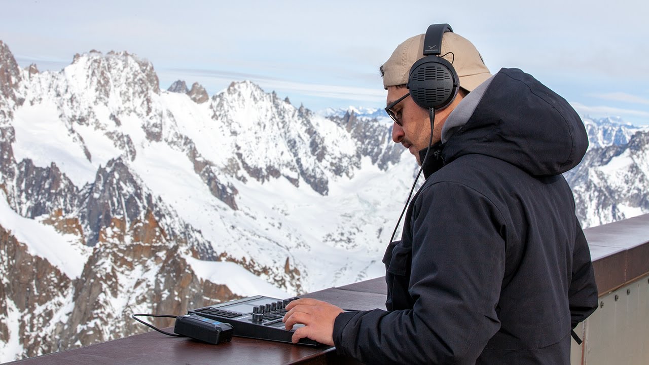 Deux minutes pour t'inspirer avec RED et MASCHINE+ à 3777m d'altitude | Native Instruments