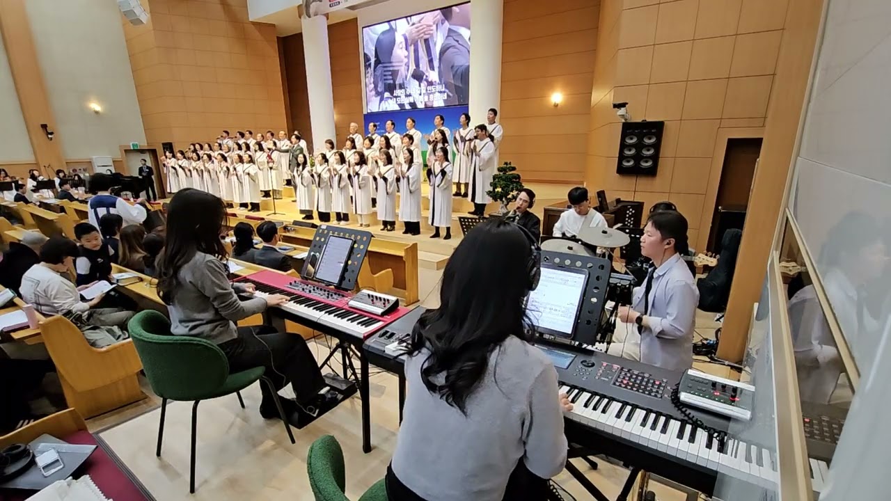 나로부터 시작되리, 살아계신 주, 푯대를 향하여
