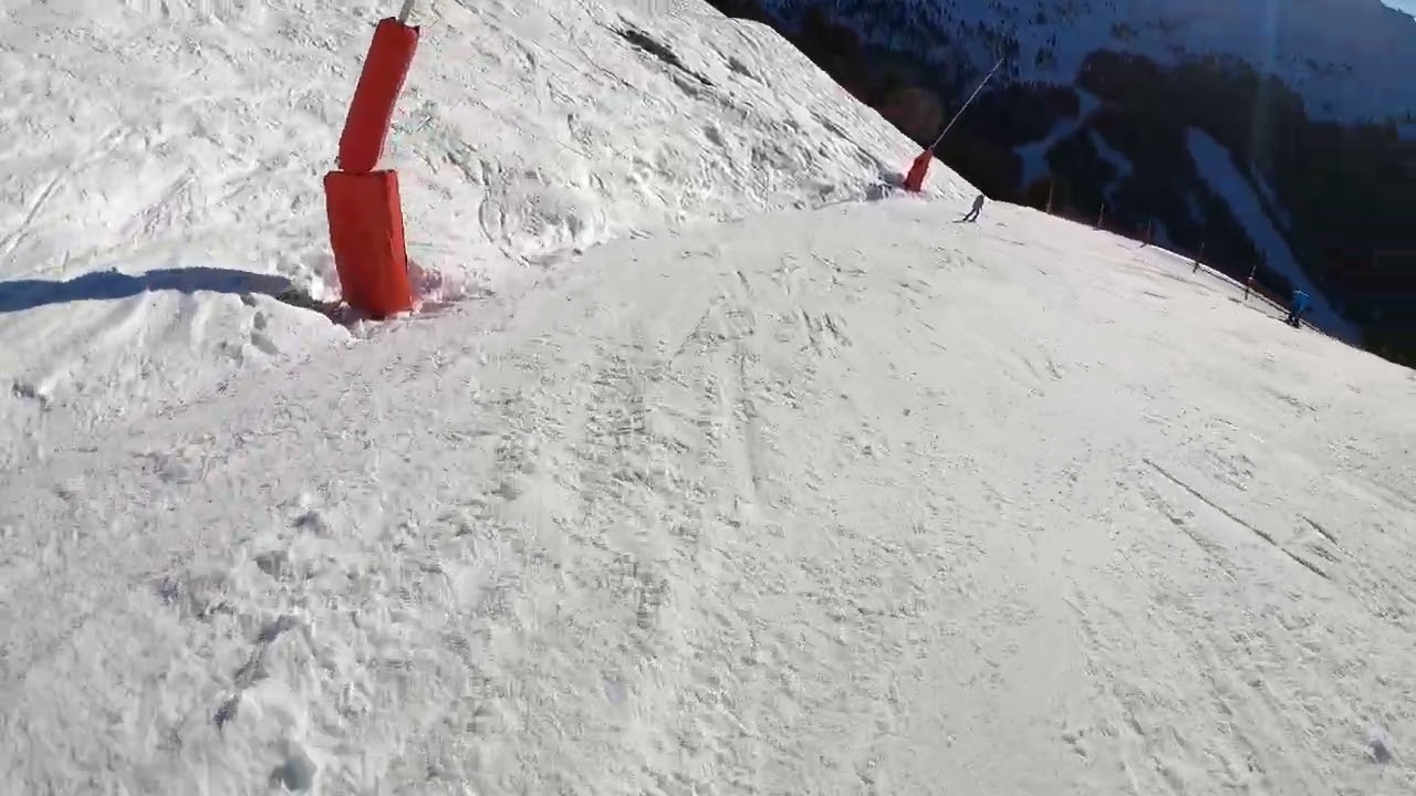 Skiing in Flaine start of the season 2025/26 Tourmaline blue run