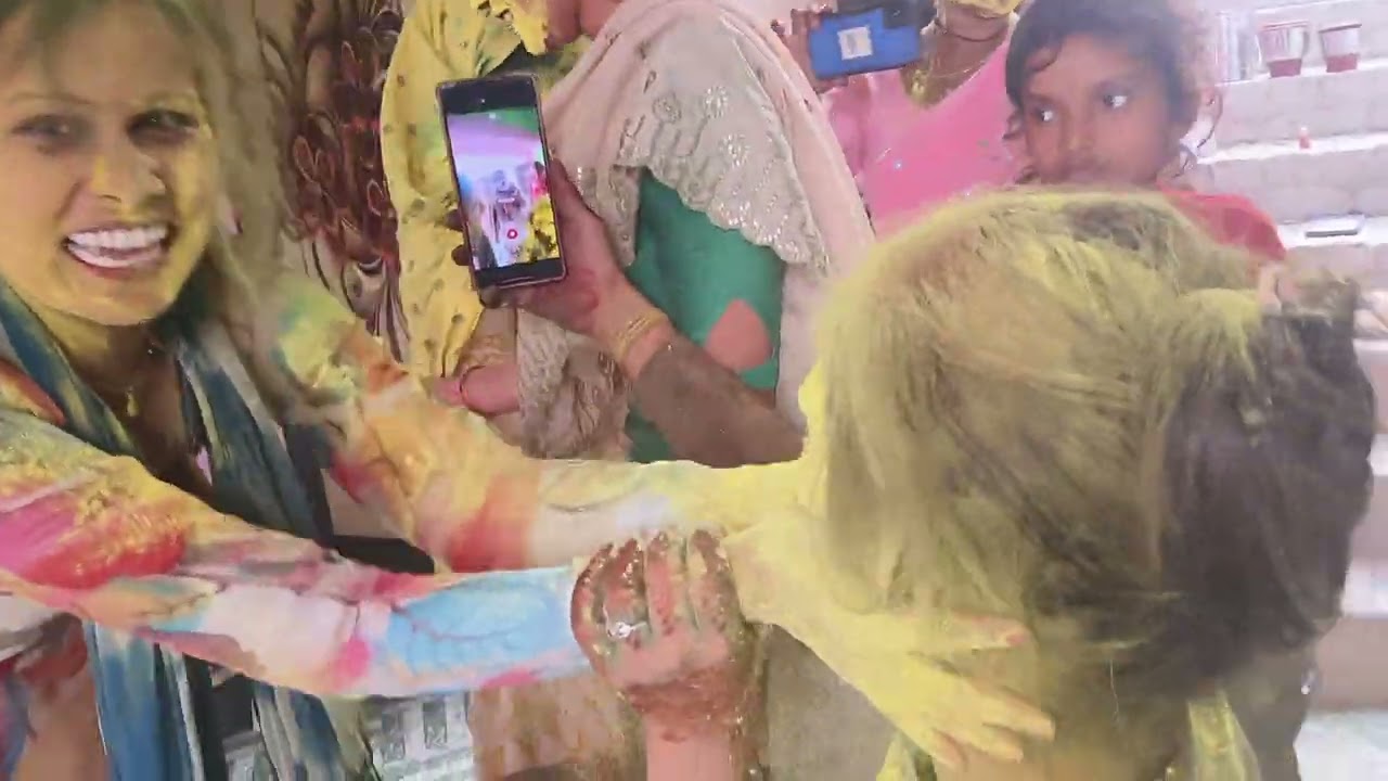 मोनिका खुशबू रानी यादव से खेली होली 🤣🤣