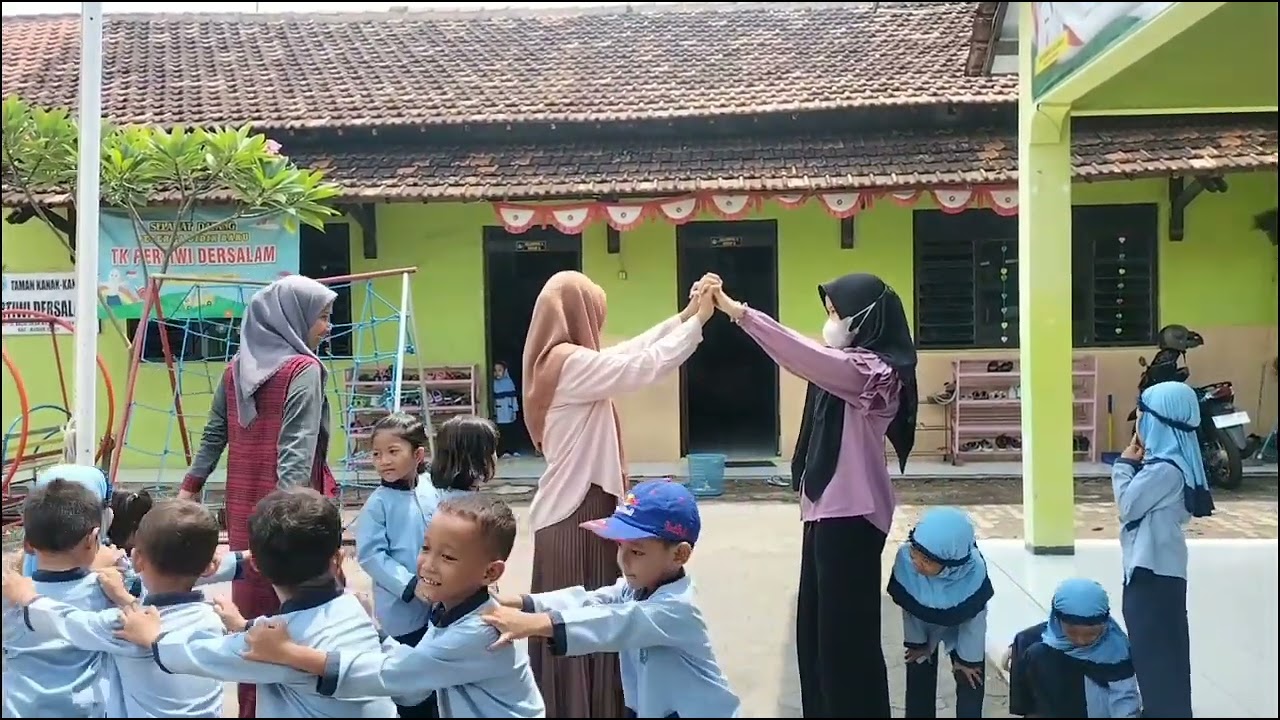 Permainan Tradisional Ular Naga Panjang (kelompok 6)