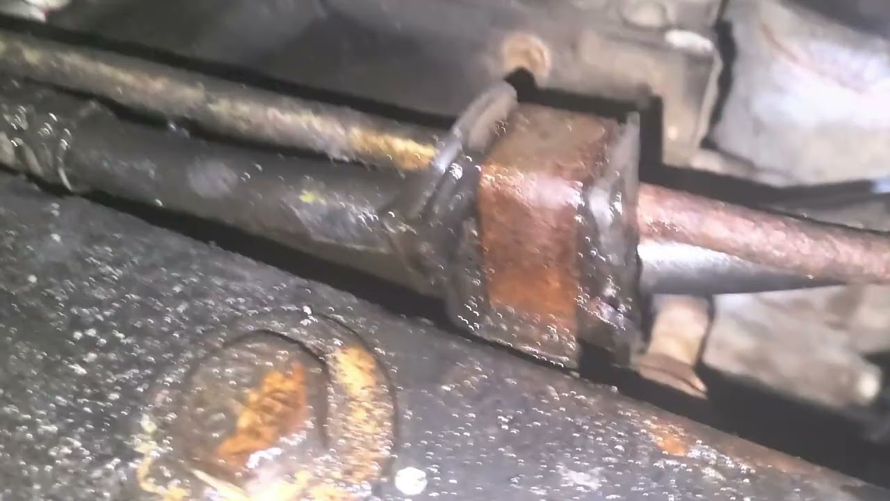 Hummer H3: How to remove power steering hoses