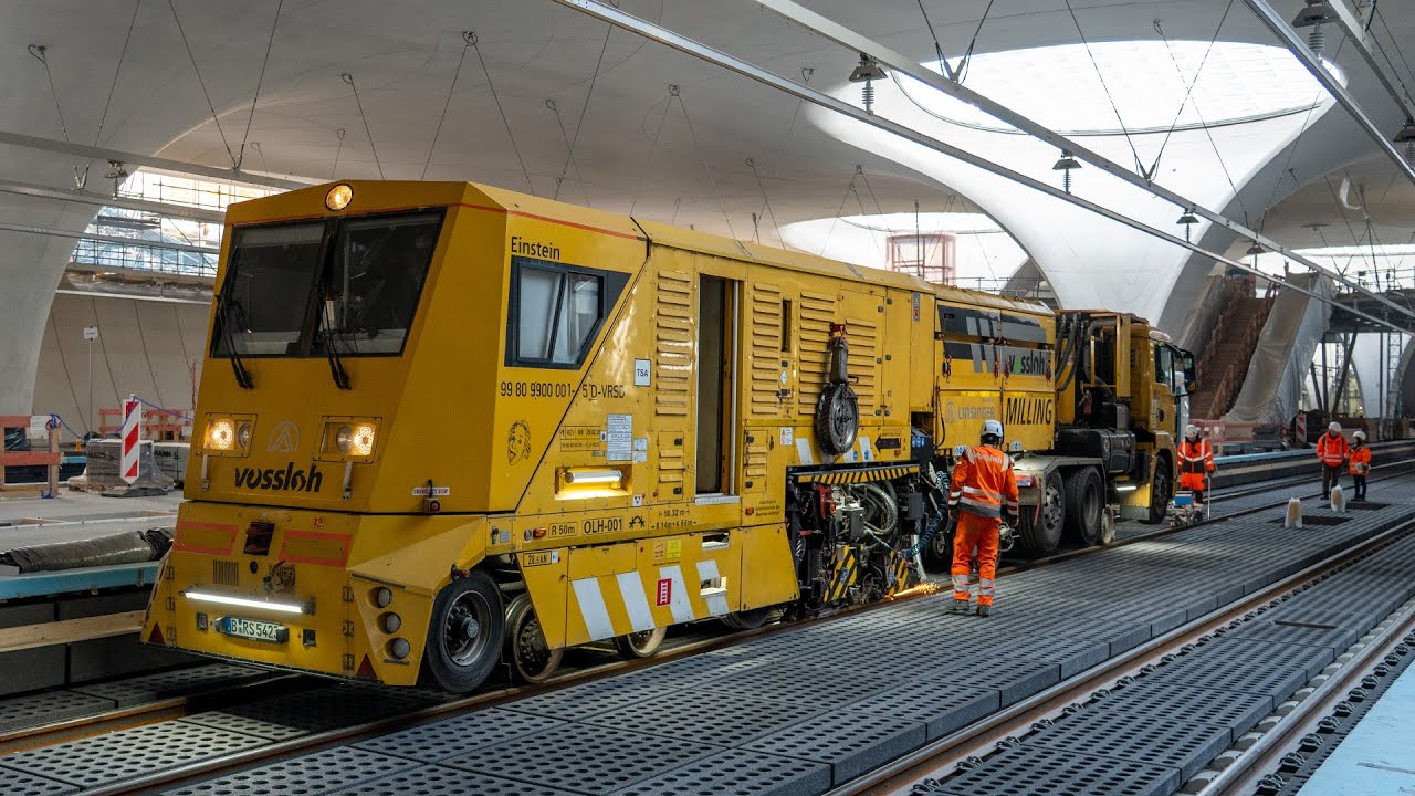 Stuttgart 21: In der Bahnsteighalle werden die Gleise gefräst